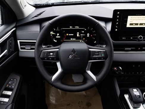 New 2026 Mitsubishi Outlander SEL image 11