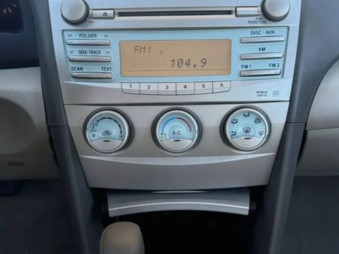Used 2009 Toyota Camry LE FWD image 11