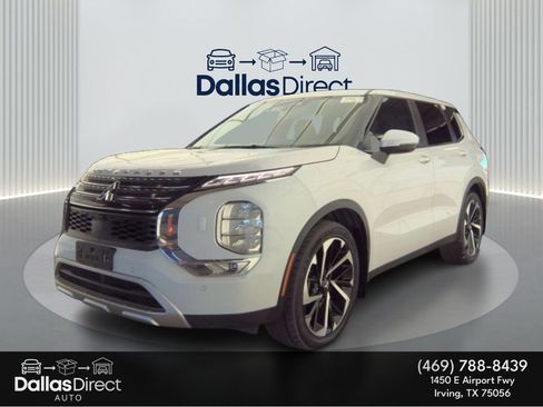 Used 2023 Mitsubishi Outlander SE image 2