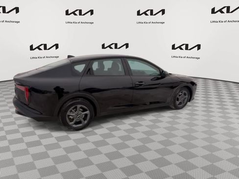 Certified 2025 Kia K4 LXS image 9