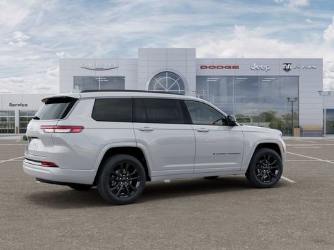 New 2026 Jeep Grand Cherokee L Limited AWD/4WD image 4