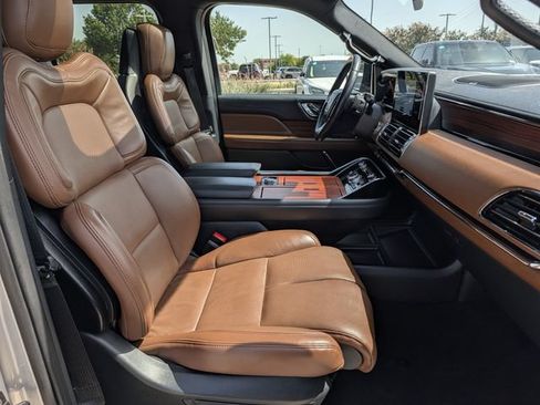 Used 2024 Lincoln Navigator Reserve AWD/4WD image 36