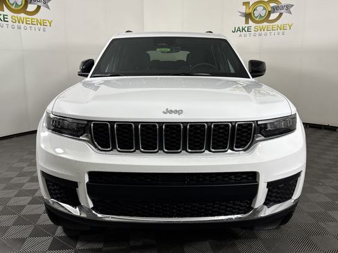 New 2025 Jeep Grand Cherokee L Laredo image 2