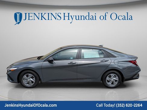 New 2026 Hyundai Elantra SE FWD image 7