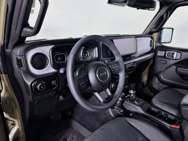 Used 2025 Jeep Wrangler Unlimited Sport AWD/4WD image 13