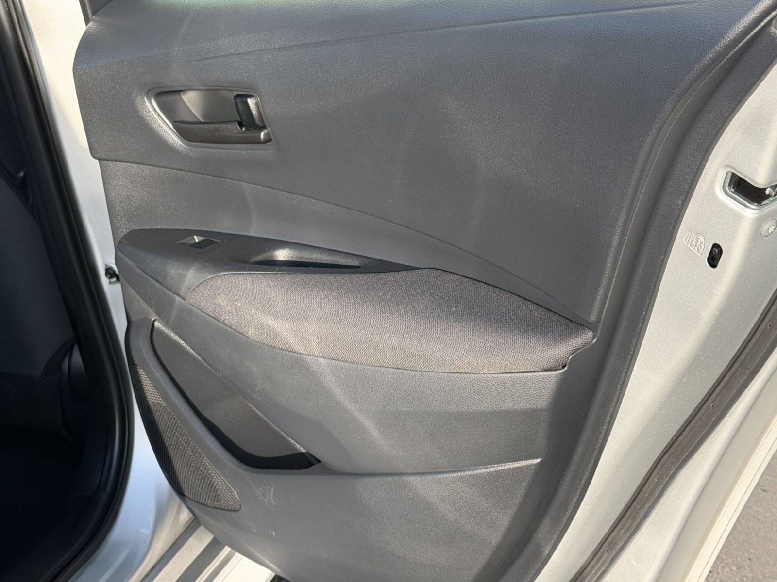 Used 2025 Toyota Corolla LE FWD image 32
