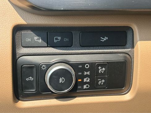 Used 2024 Ford F250 Lariat w/ Chrome Package AWD/4WD image 23