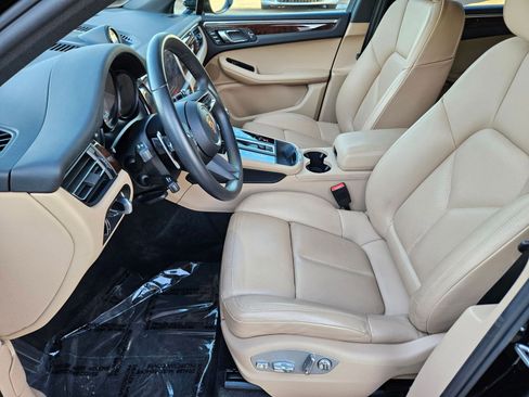 Certified 2023 Porsche Macan S AWD/4WD image 5