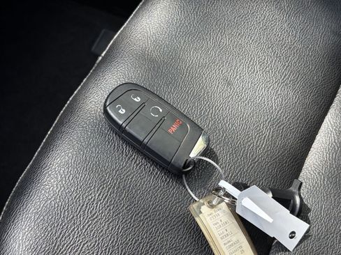 Used 2025 Jeep Compass Limited AWD/4WD image 22