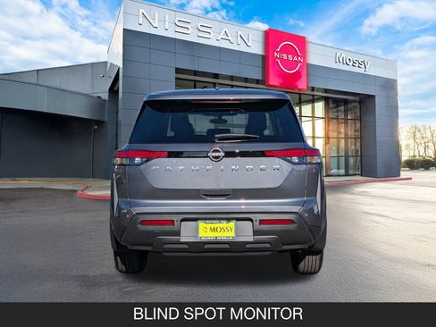 New 2025 Nissan Pathfinder S image 9