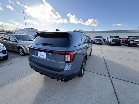 New 2026 Ford Explorer ST w/ Sun And Sound Package image 4