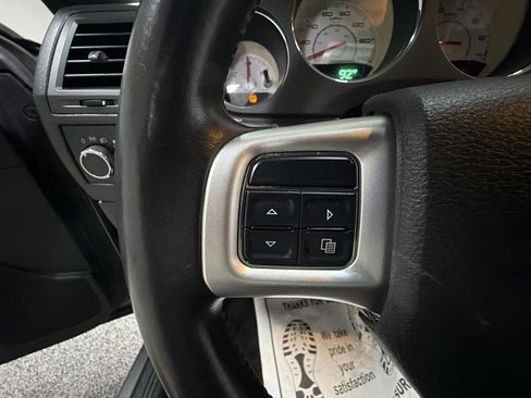 Used 2011 Dodge Challenger image 16