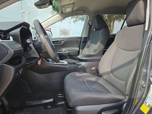 Used 2023 Toyota RAV4 LE image 9