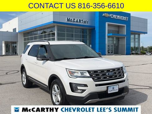 Used 2017 Ford Explorer XLT w/ Equipment Group 202A AWD/4WD image 1