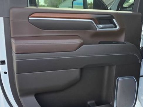 Used 2025 GMC Sierra 3500 Denali AWD/4WD image 10