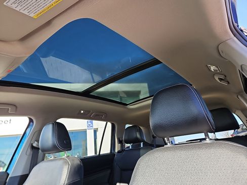 Certified 2023 Volkswagen Atlas SE w/ Panoramic Sunroof Package image 12