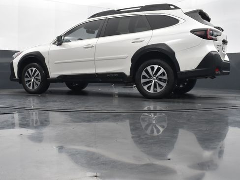 Used 2025 Subaru Outback Premium w/ Popular Package #1A image 37