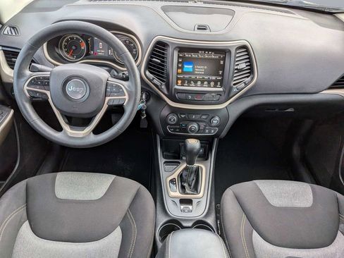 Used 2018 Jeep Cherokee Latitude image 14