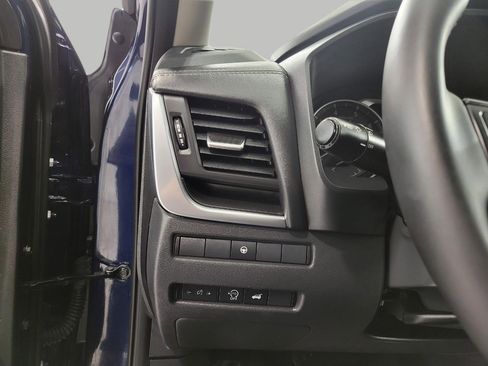 Used 2025 Nissan Rogue SV image 11