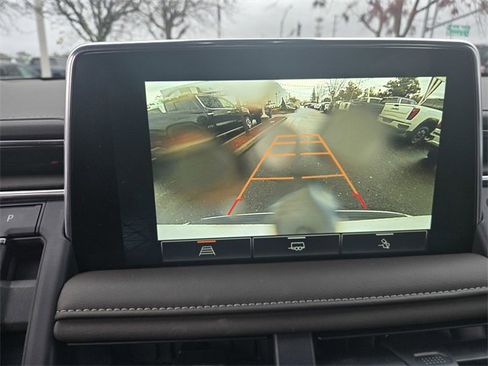 Used 2024 GMC Yukon SLE w/ Max Trailering Package image 12