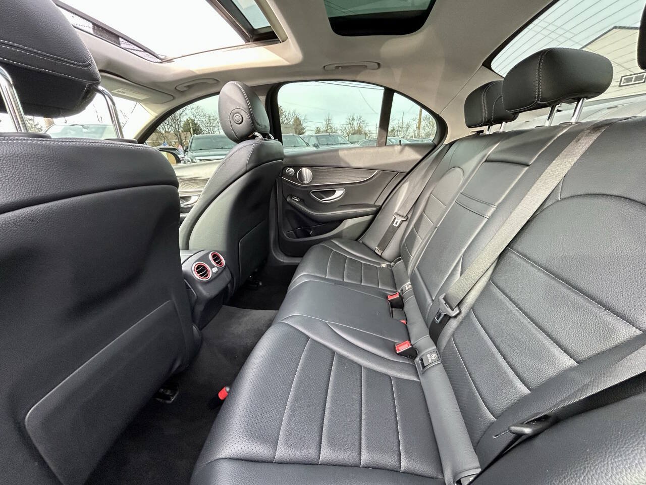 Used 2015 Mercedes-Benz C 300 4MATIC Sedan image 11