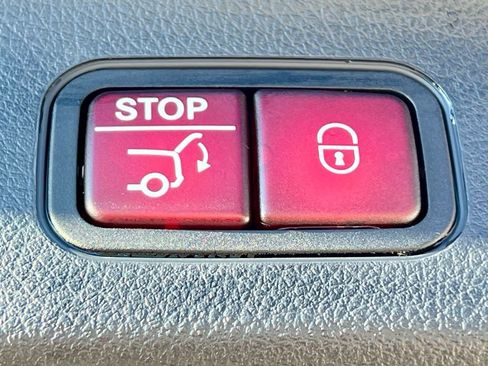 Certified 2023 Mercedes-Benz GLA 250 4MATIC image 43