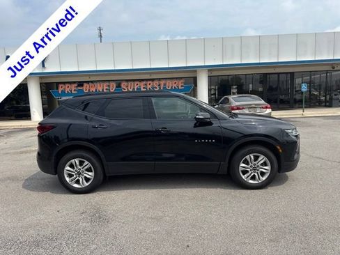 Used 2022 Chevrolet Blazer LT FWD image 2