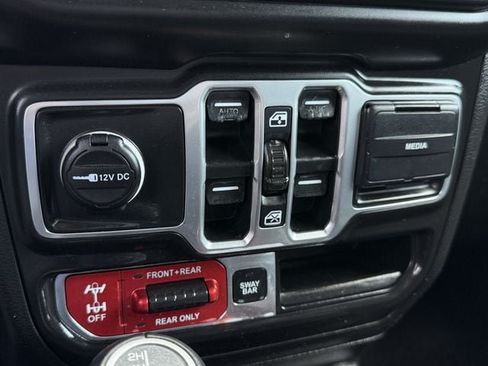 Used 2018 Jeep Wrangler Unlimited Rubicon AWD/4WD image 20