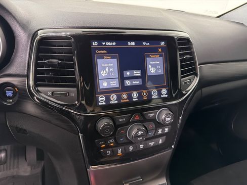 Used 2021 Jeep Grand Cherokee Laredo X AWD/4WD image 17