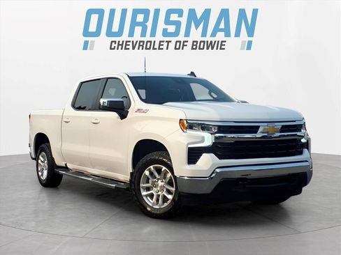 Used 2025 Chevrolet Silverado 1500 LT AWD/4WD image 1