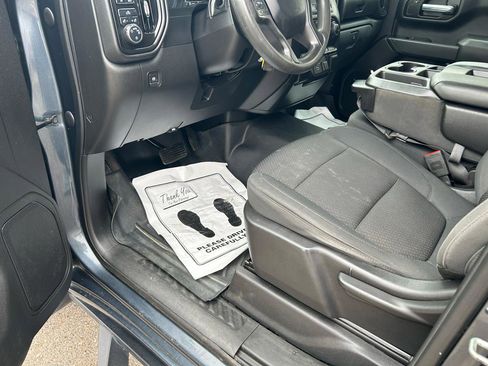 Used 2020 Chevrolet Silverado 1500 Custom w/ Custom Value Package image 10