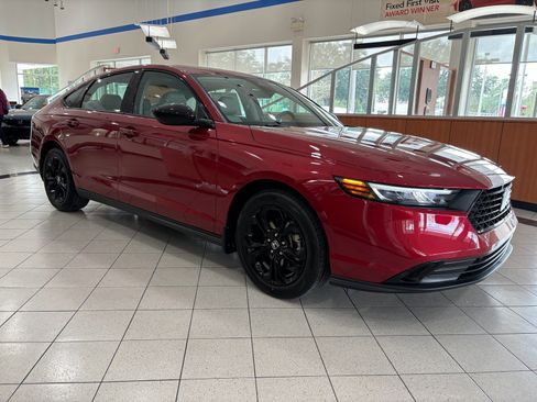 New 2025 Honda Accord SE image 3