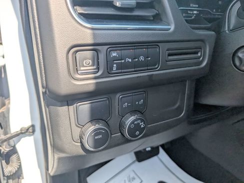 Used 2023 Chevrolet Tahoe Premier RWD image 16