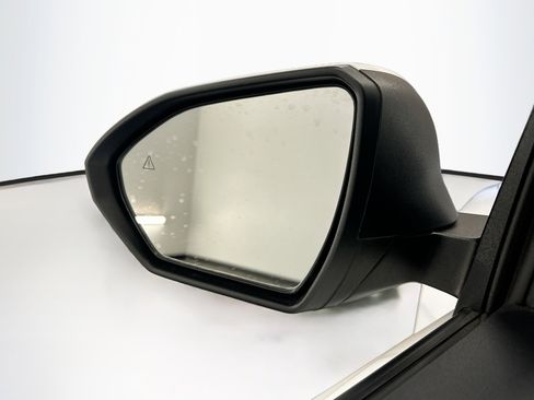 Used 2025 Hyundai Santa Cruz SEL AWD/4WD image 16