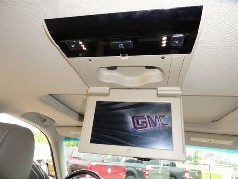 Used 2017 GMC Yukon SLT w/ Premium Edition RWD image 21