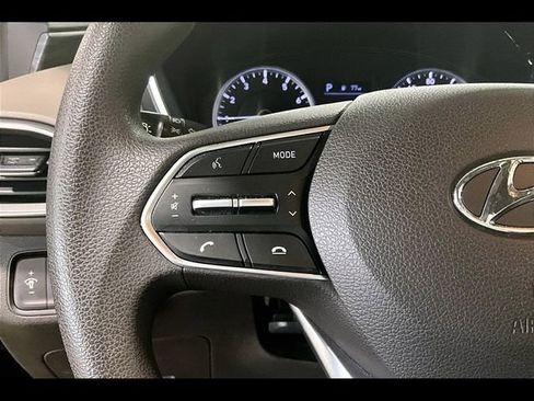 Used 2020 Hyundai Santa Fe SE image 11