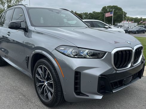 Used 2025 BMW X5 M60i image 2