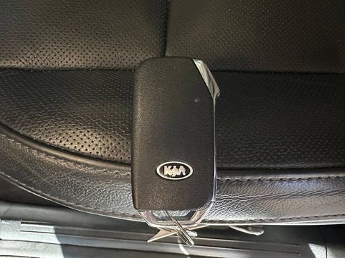 Used 2020 Kia Telluride EX w/ EX Premium Package AWD/4WD image 17