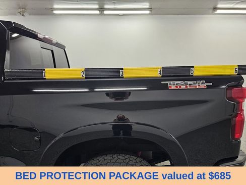 Used 2020 Chevrolet Silverado 1500 LT Trail Boss AWD/4WD image 10