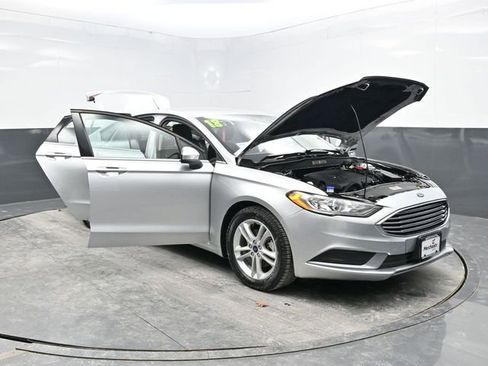 Used 2018 Ford Fusion SE image 35