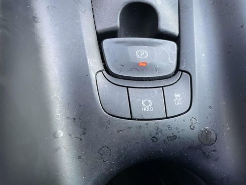 Used 2021 Toyota C-HR LE image 39