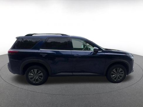Used 2025 Nissan Pathfinder SV AWD/4WD image 16