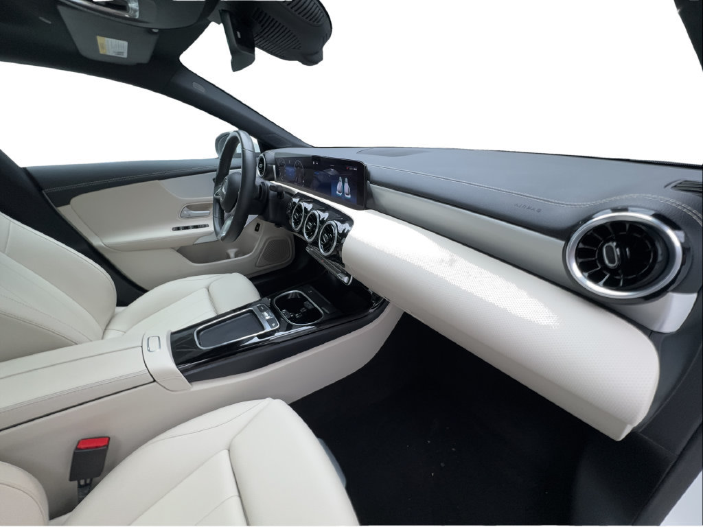 Used 2025 Mercedes-Benz CLA 250 image 37