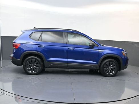 Used 2024 Volkswagen Taos S image 2