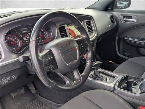 Used 2022 Dodge Charger R/T w/ Blacktop Package image 15