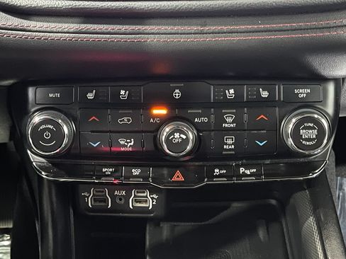 Used 2022 Dodge Durango R/T w/ Blacktop Package AWD/4WD image 25
