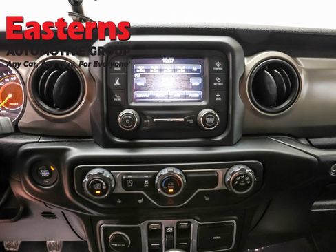 Used 2018 Jeep Wrangler Unlimited Sport S AWD/4WD image 12