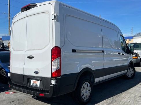 Used 2022 Ford E-Transit Medium Roof image 15