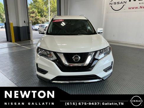Used 2018 Nissan Rogue SV w/ Premium Package FWD image 20