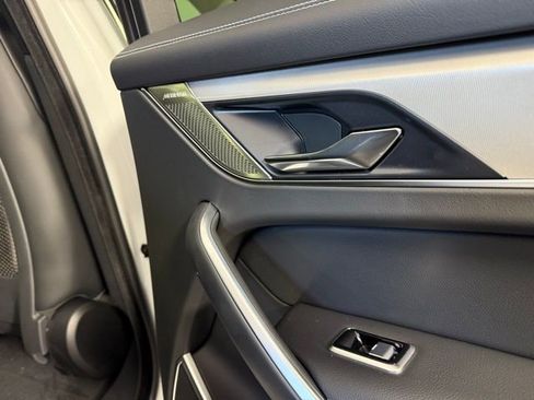 Certified 2025 Jaguar F-PACE R-Dynamic S image 31